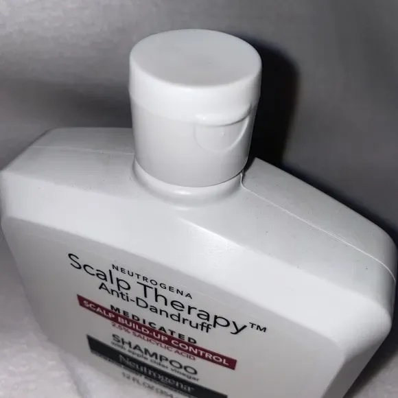 Neutrogena Scalp Therapy Anti Dandruff Medicated Scalp Build Up Contro shampoo - Picture 3 of 3